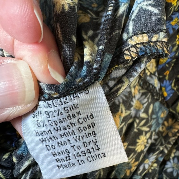 Johnny Was Silk Blend Print Joggers - Picture 8 of 8